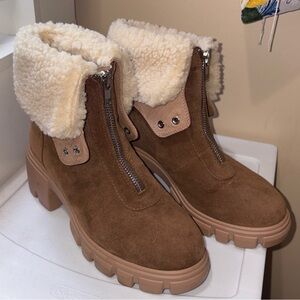 Just Fab Tan Booties Women’s 7